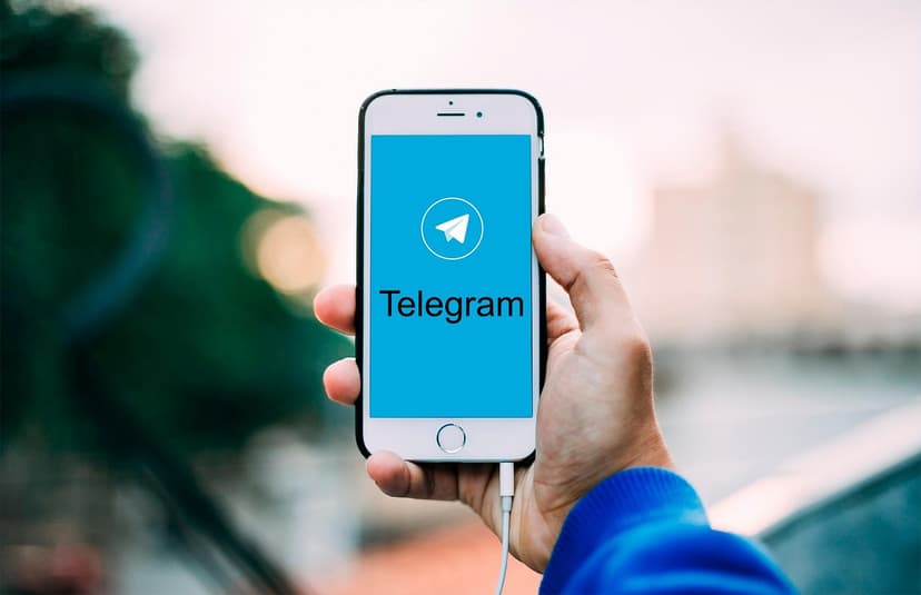 Two-Way SMS: How to Turn a Message Into a Real Customer Conversation